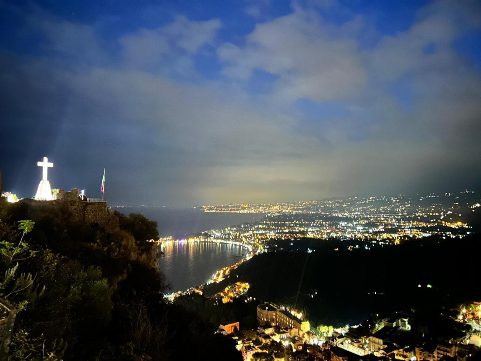 L'Host In Taormina Lejlighed Eksteriør billede